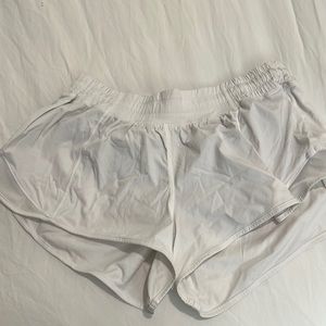 Lululemon 2.5” hotty hot low rise white